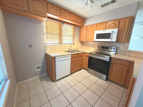 Irving, TX 75063,400 Santa Fe Trail #24