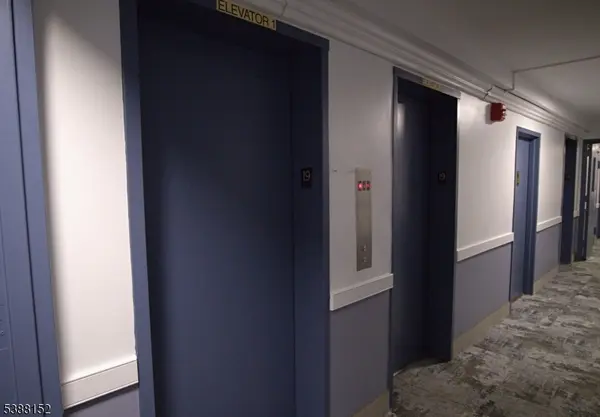 Passaic City, NJ 07055,285 Aycrigg Ave #19H