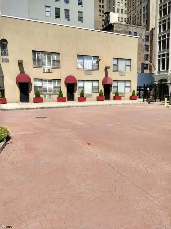 Newark City, NJ 07102,111 Mulberry St #6J