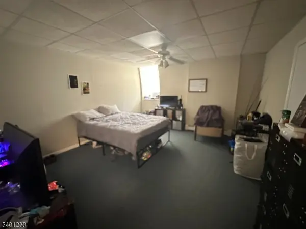 Madison Boro, NJ 07940,17 Waverly Pl #9