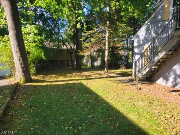 Hopatcong Boro, NJ 07843,8 Randolph Ave