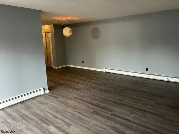 Hillsborough Twp., NJ 08844,527 Andria Ave #221