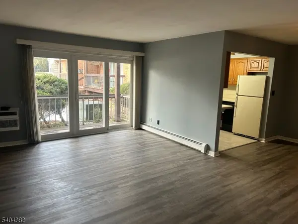 Hillsborough Twp., NJ 08844,527 Andria Ave #221