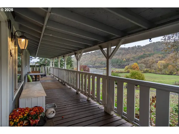 Roseburg, OR 97470,207 NE SPENCER CT