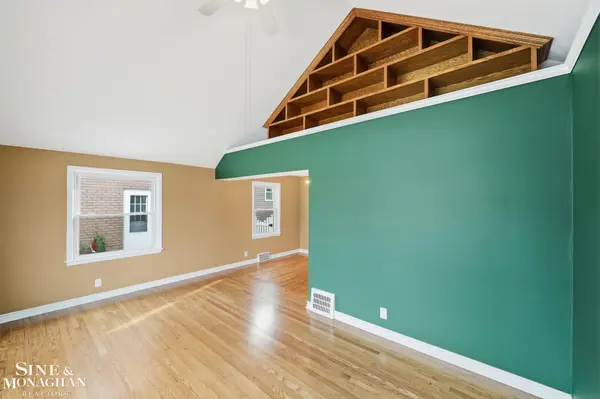 Grosse Pointe Woods, MI 48236,1641 Hampton RD