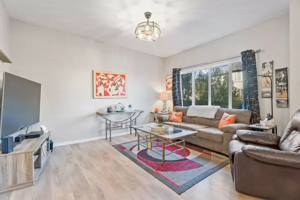 Cochrane, AB T4C2R7,178 Buckskin WAY