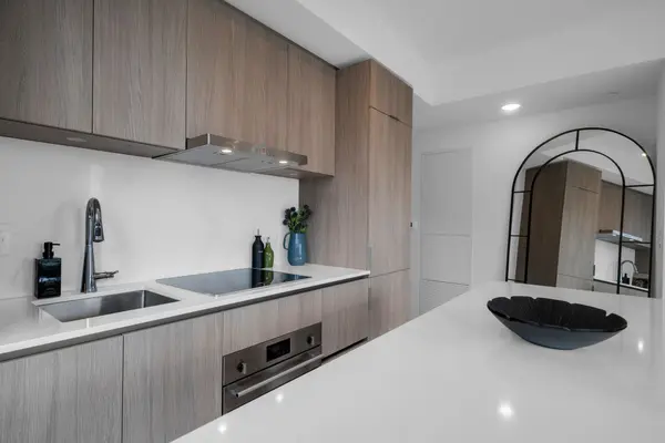 Toronto C08, ON M5B 0C6,47 Mutual ST #2902