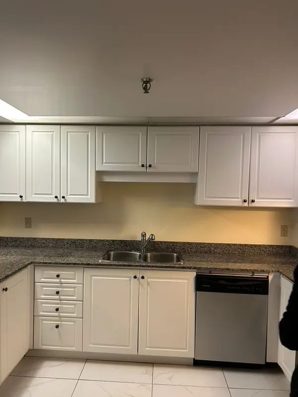 Toronto C08, ON M5E 1B3,71 Front ST E #610