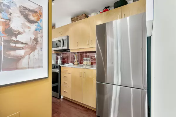 Toronto C08, ON M4Y 3C4,281 Mutual ST #1003