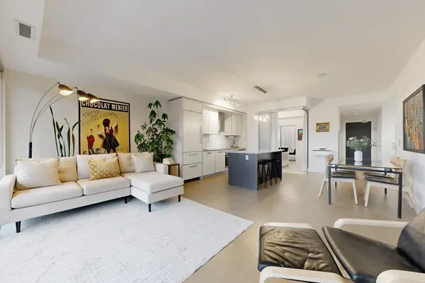 Toronto C04, ON M4N 2K4,3018 Yonge ST #415