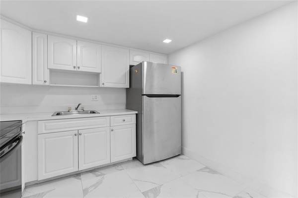 4164 Inverrary Dr #412, Lauderhill, FL 33319