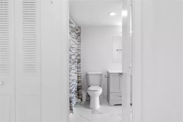 Lauderhill, FL 33319,4164 Inverrary Dr #412