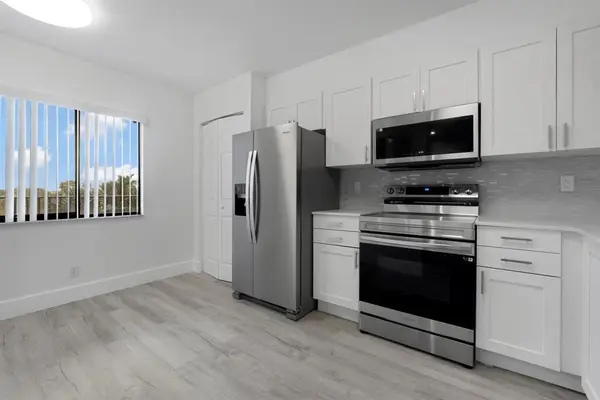 Pompano Beach, FL 33069,2200 S Cypress Bend Dr #402