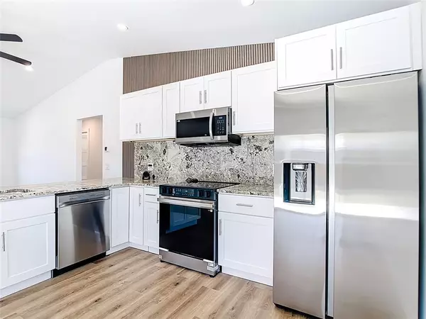 Venice, FL 34293,2565 Englewood Rd