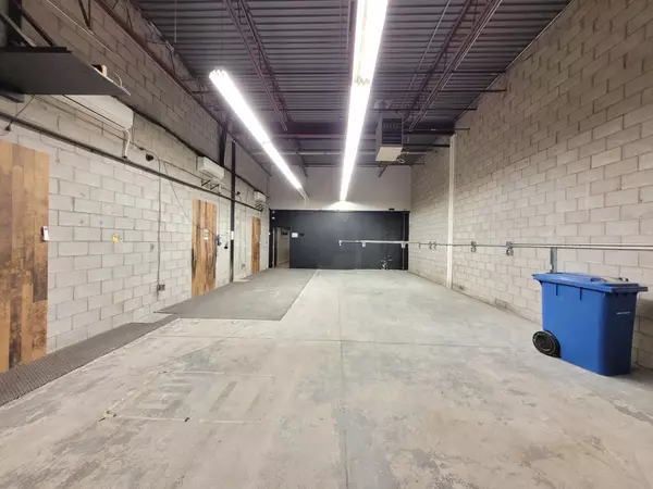 Vaughan, ON L4L 6B4,55 Winges RD #Unit 4