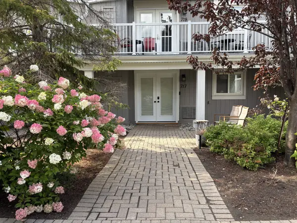 11 DAWSON DR #717, Collingwood, ON L9Y 5B4