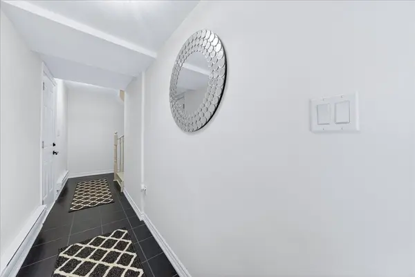 Barrie, ON L9J 0C2,41 Pumpkin Corner CRES #4