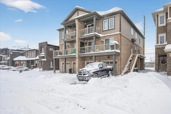 41 Pumpkin Corner CRES #4, Barrie, ON L9J 0C2