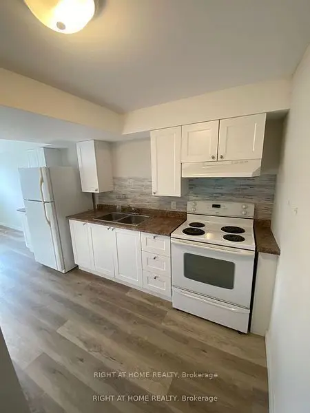 Barrie, ON L4N 9Z3,35 Ginger DR