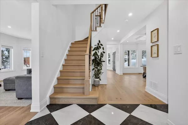 Springwater, ON L9X 0J4,2 Forest Hill DR