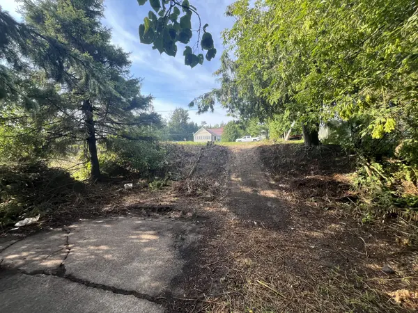 Timiskaming, ON P0J 1G0,33 Third ST E