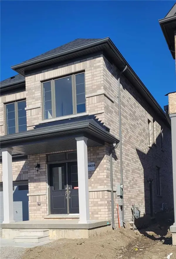 Brampton, ON L7A 5A6,9 Truffle CT