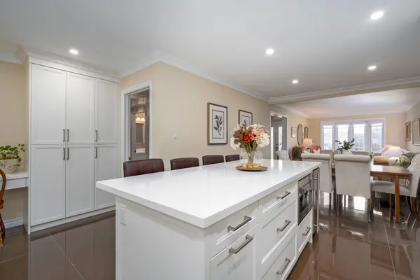 Mississauga, ON L5H 3T1,1599 Hermant CT