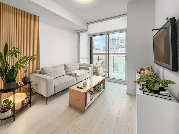 10 De Boers DR #503, Toronto W05, ON M3J 0L6