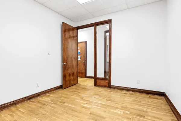 Kanata, ON K2M 0J1,130 Terence Matthews CRES #G1