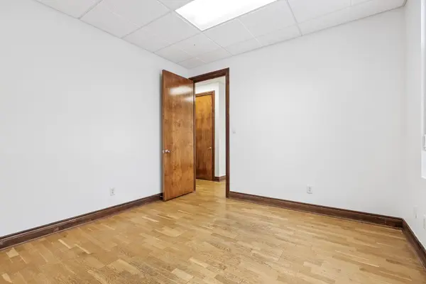 Kanata, ON K2M 0J1,130 Terence Matthews CRES #G1