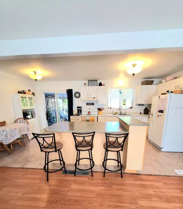 Norfolk, ON N4B 2W4,5 Rosemarie BLVD