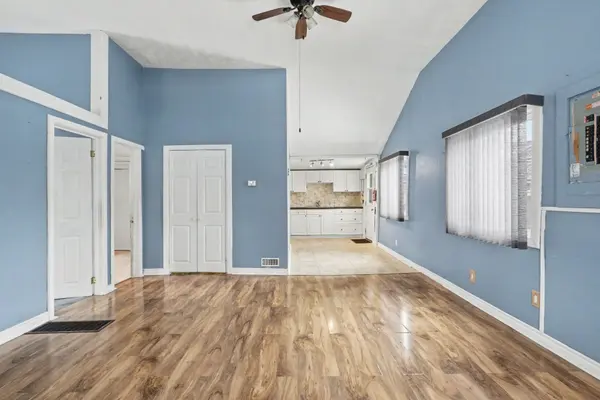 Fort Erie, ON L0S 1B0,3852 Brunswick AVE