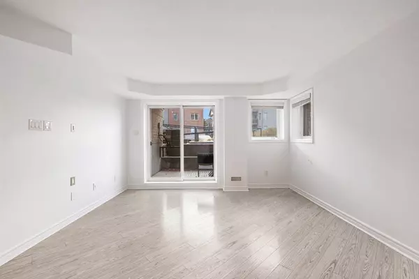 Barrhaven, ON K2G 4R5,305 Cresthaven DR #2