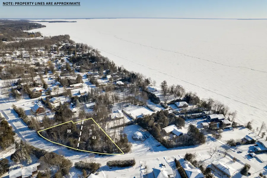 39 & 43 Campbell AVE, Oro-medonte, ON L0L 1T0