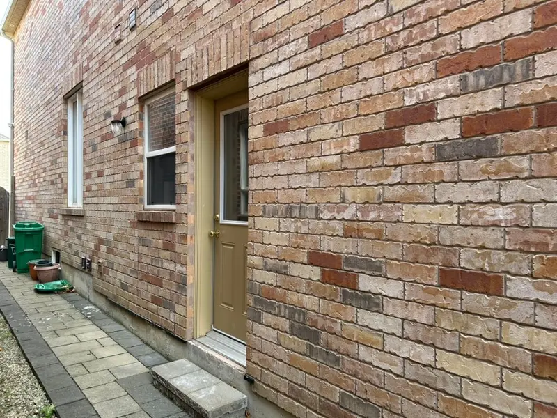 3156 Seabright DR #Bsmt, Mississauga, ON L5M 0B4