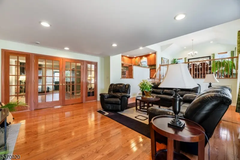 East Brunswick Twp., NJ 08816,53 Rath Ln