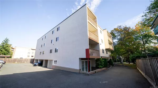 Victoria, BC V8R 4P6,1520 Richmond Ave