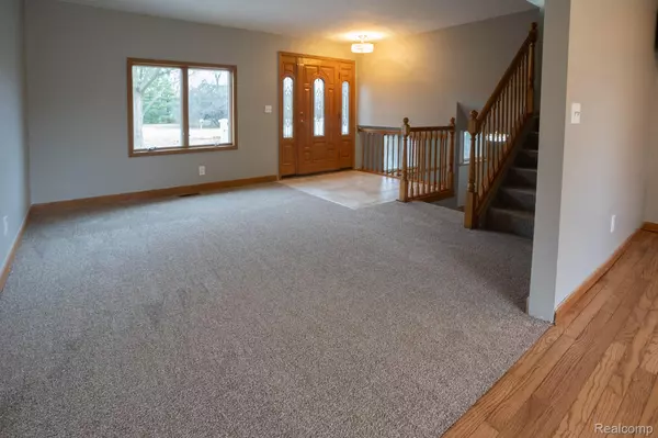 Rochester Hills, MI 48307,758 South BLVD W