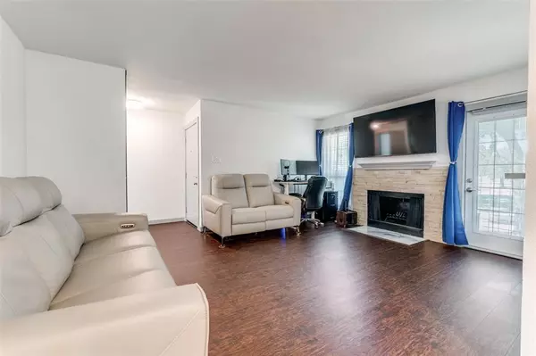 Dallas, TX 75248,5981 Arapaho Road #1603