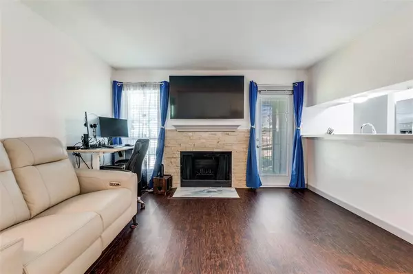 Dallas, TX 75248,5981 Arapaho Road #1603