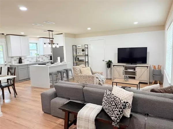 Garland, TX 75040,522 Milky Way