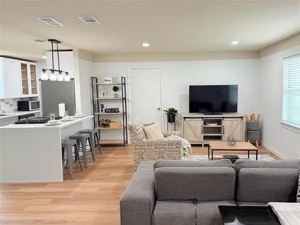 Garland, TX 75040,522 Milky Way