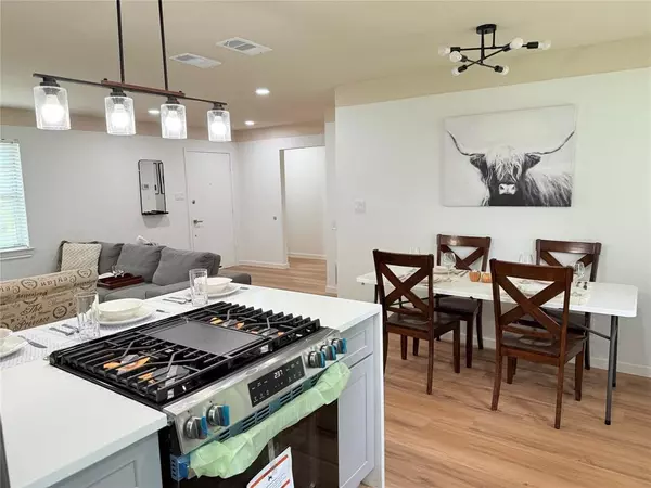 Garland, TX 75040,522 Milky Way