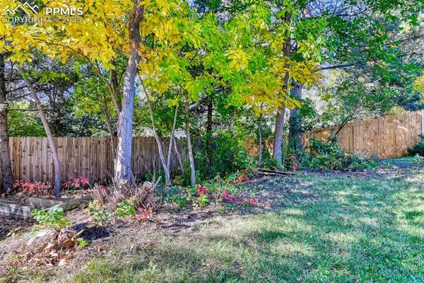 Colorado Springs, CO 80919,6570 Red Feather DR