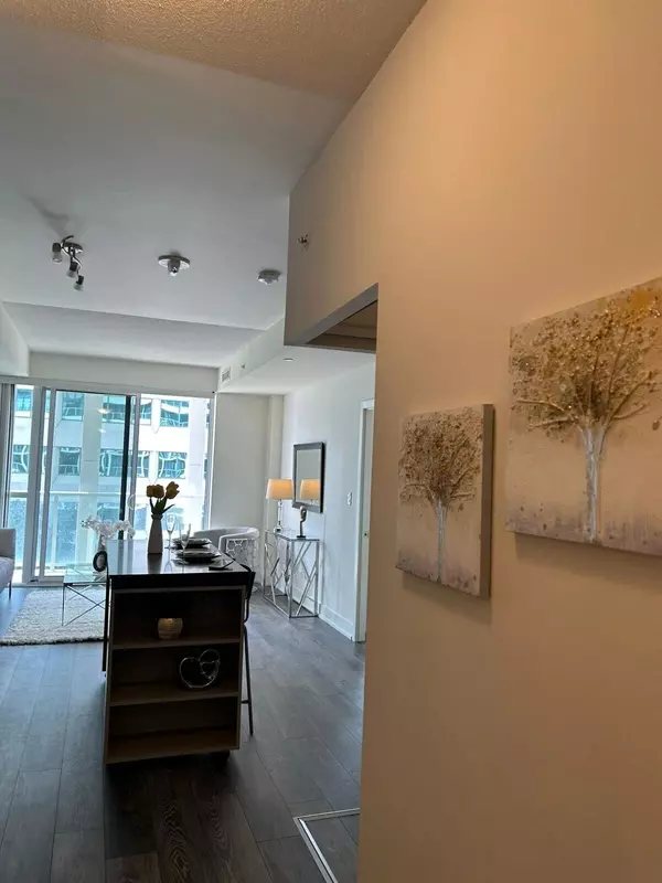 Toronto C15, ON M2J 0E8,180 Fairview Mall DR #317