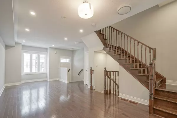 Toronto C07, ON M2N 0G6,9 Johnson Farm LN