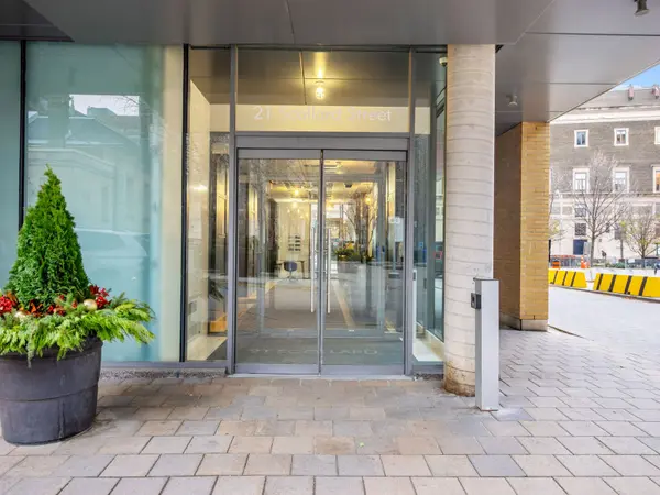 Toronto C02, ON M5R 1G1,21 Scollard ST #608