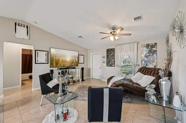 Port St Lucie, FL 34983,593 NW Avon Ave