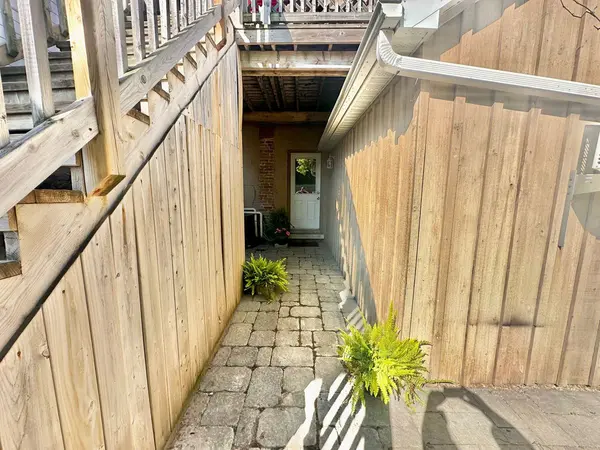 King, ON L0G 1T0,284 Main ST