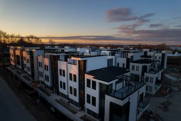 Orillia, ON L3V 8P4,20 Bru Lor LN